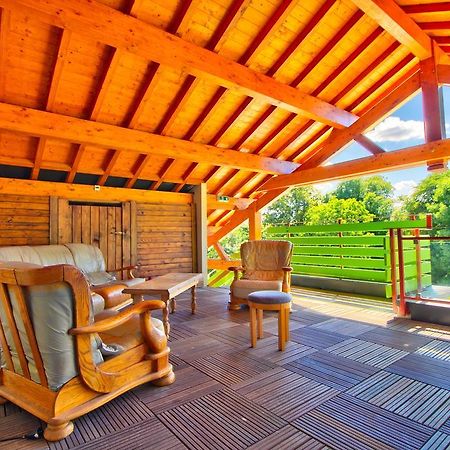 Logis Hotel Restaurant Le Chalet Du Mont Roland Sampans Exterior photo