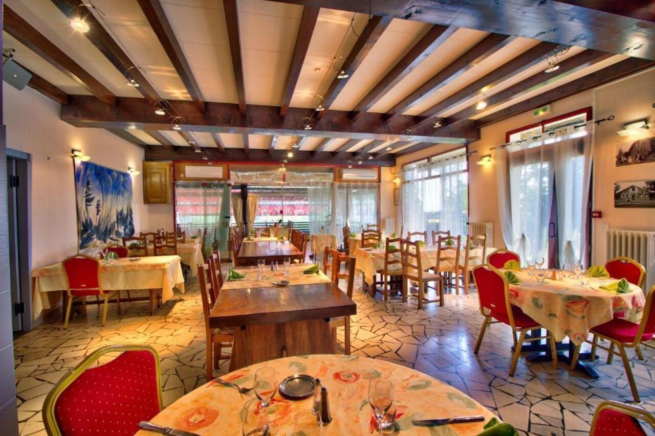 Logis Hotel Restaurant Le Chalet Du Mont Roland Sampans Exterior photo