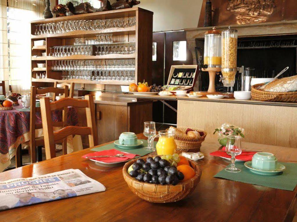 Logis Hotel Restaurant Le Chalet Du Mont Roland Sampans Exterior photo